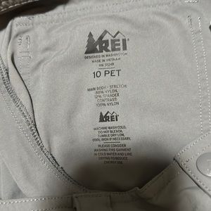 Sports Pant, worn once. Gray Stretch / 88% Nylon/12% Spandex 100% Nylon Contrast